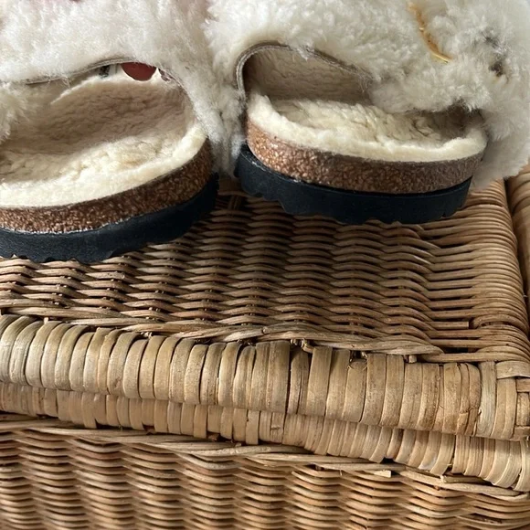 Free People x Birkenstock Arizona Big Buckle Teddy Sandals Size 10 NIB - Picture 12 of 16